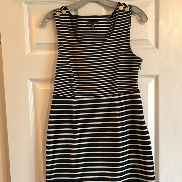 gap black and white dress